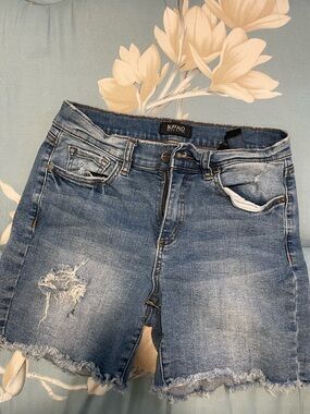 Buffalo David bottom Distressed Denim Shorts in Medium Blue